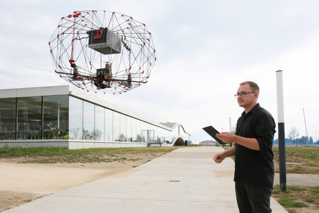 EPFL drone delivery with unique collapsible uav