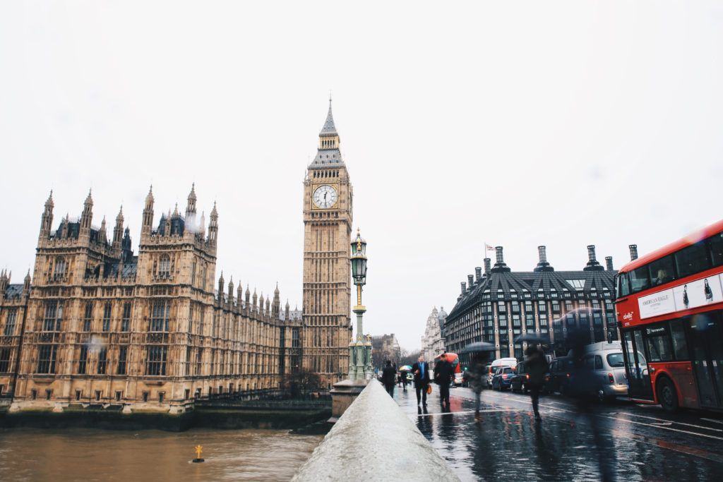 london's met police are introducing drone technology to capture speeding motorists.