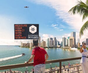 Sustainable Skylines Aprobación de la FAA Banner Publicidad carreras publicidad con drones