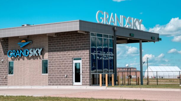 Grand Forks County Partners with GrandSKY for Cutting-Edge UAS Development - dronelife.com