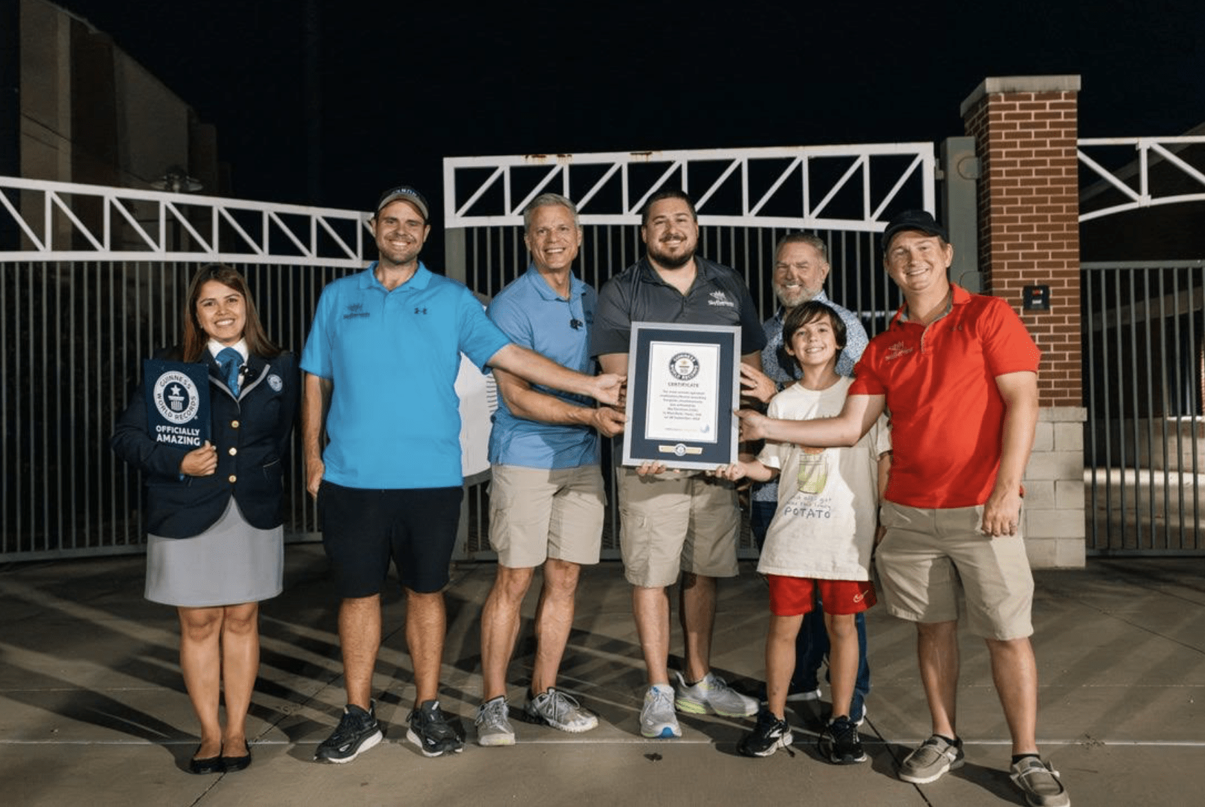 Record-breaking drone fireworks show