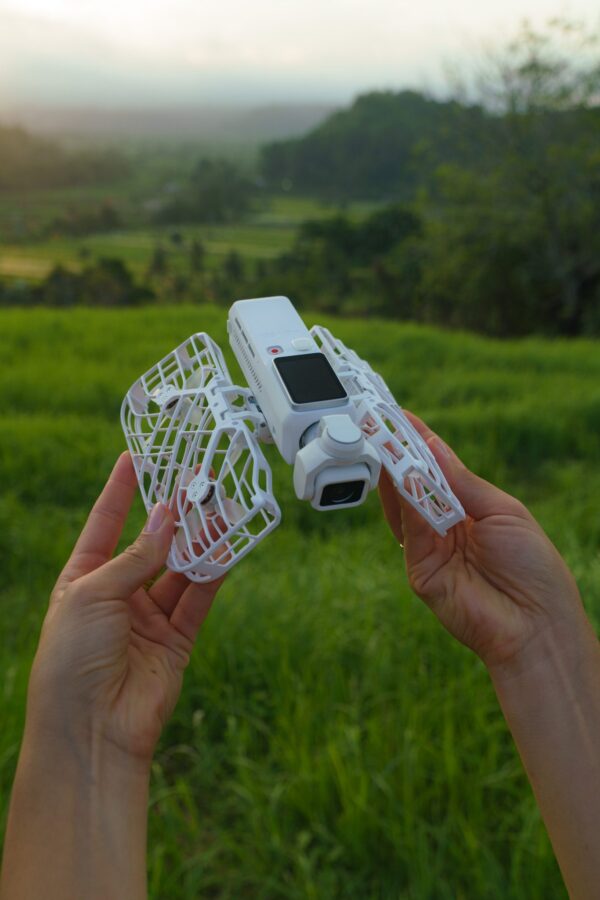 HOVERAir Launches VERSA 2-in-1 Gimbal and Camera Drone